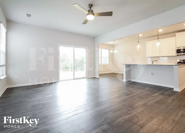 312 Ashborne Ln — Photo 4