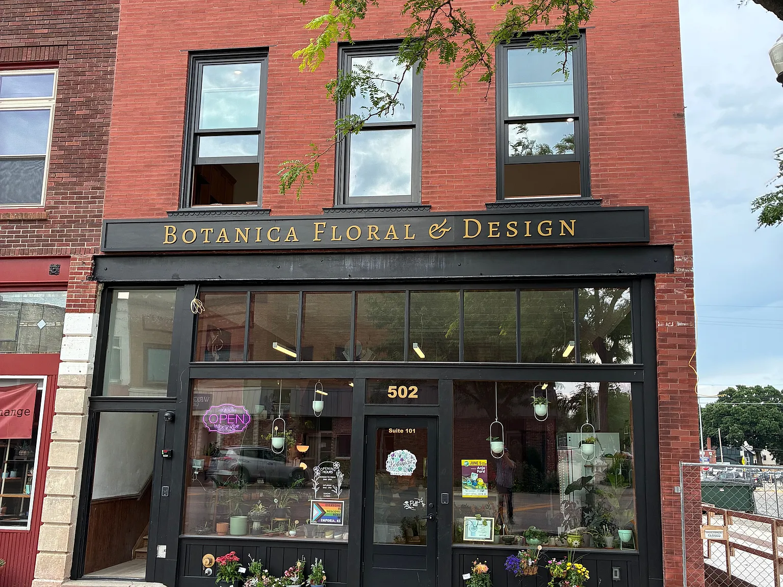 502 Commercial St — Photo 3