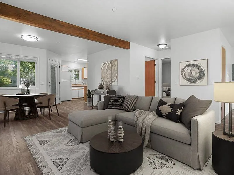 Latitude 43 — Photo 4