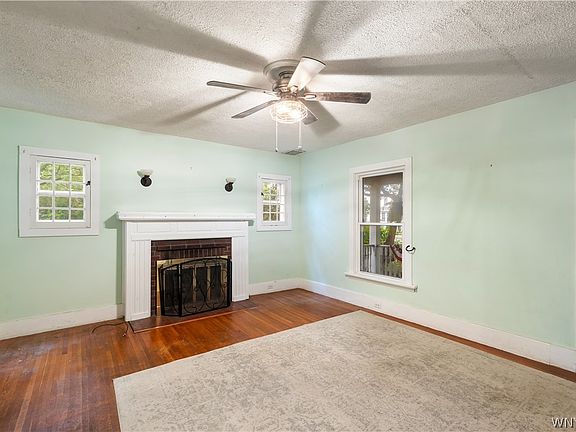5th image of 72 Jefferson St