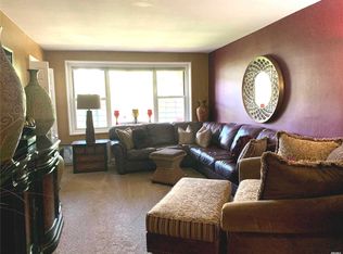 99 Randall Ave APT 2L, Freeport, NY 11520