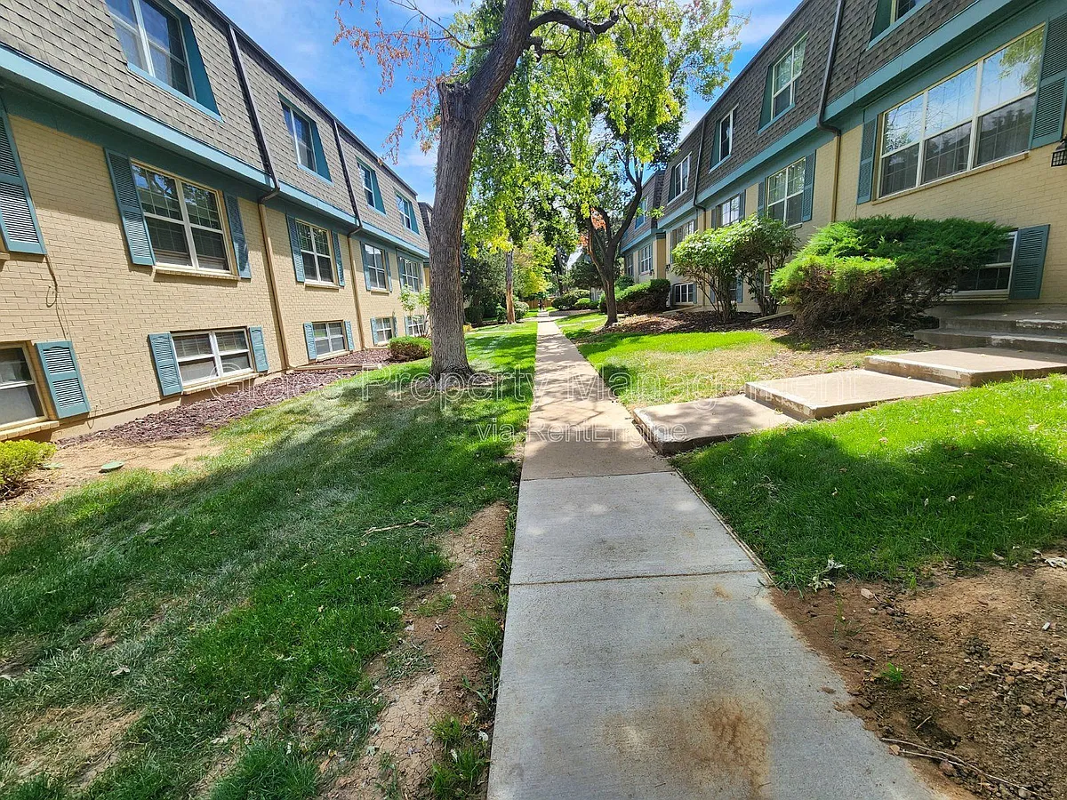 Building Photo - 9370 E Girard Ave #8
