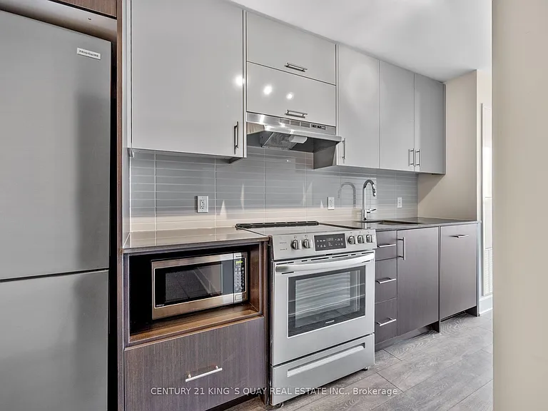 188 Fairview Mall Dr #822 — Photo 4