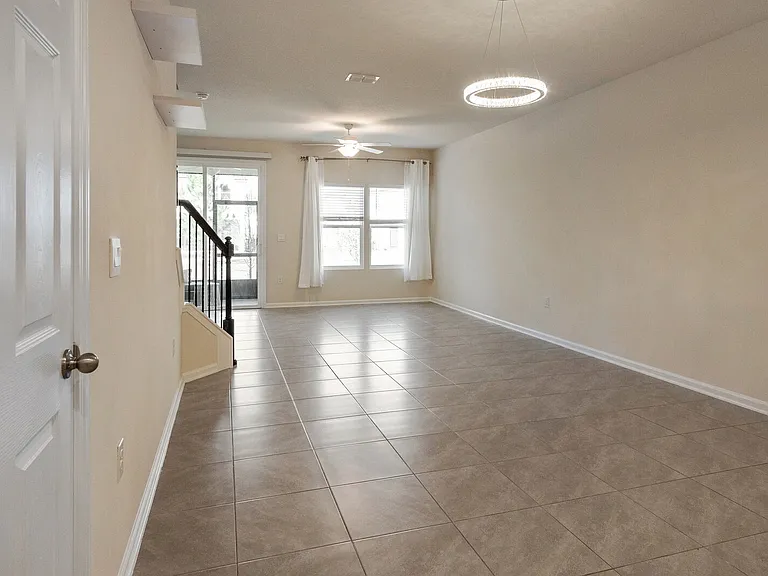 73 Java Ln — Photo 19