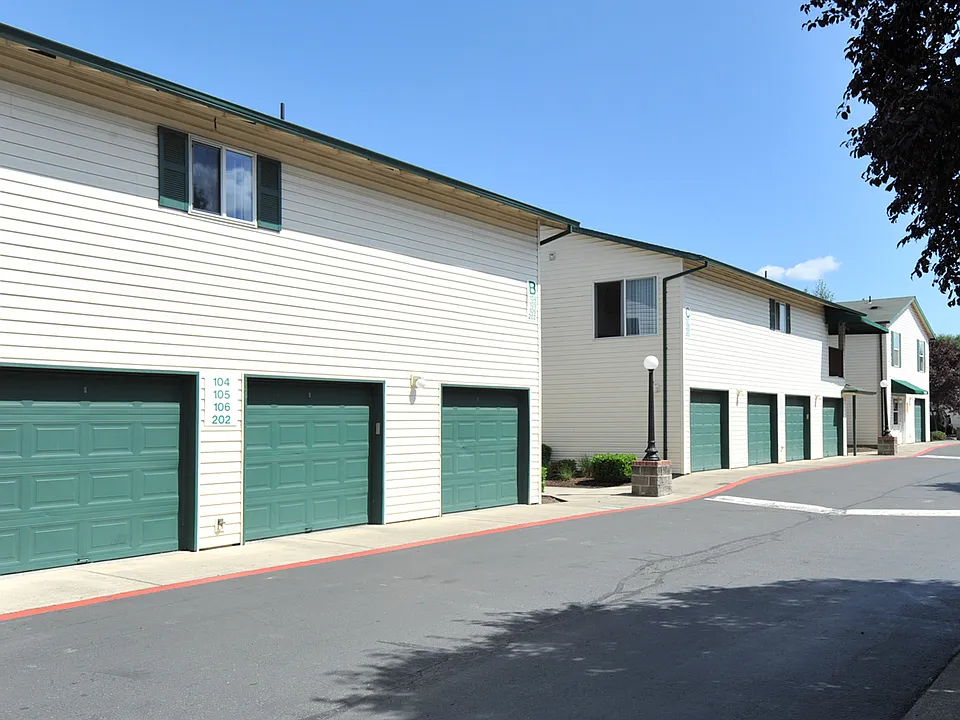 Emerald Pointe