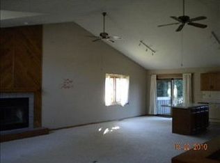 114 Pembroke Rd SW, Poplar Grove, IL 61065