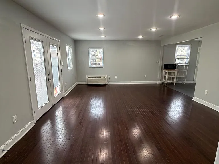 6609 Patterson St — Photo 10