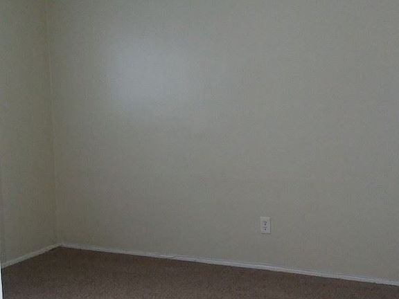 4th image of 940 S Flower St APT 9