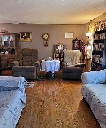 2nd image of 3521 NE 54th St