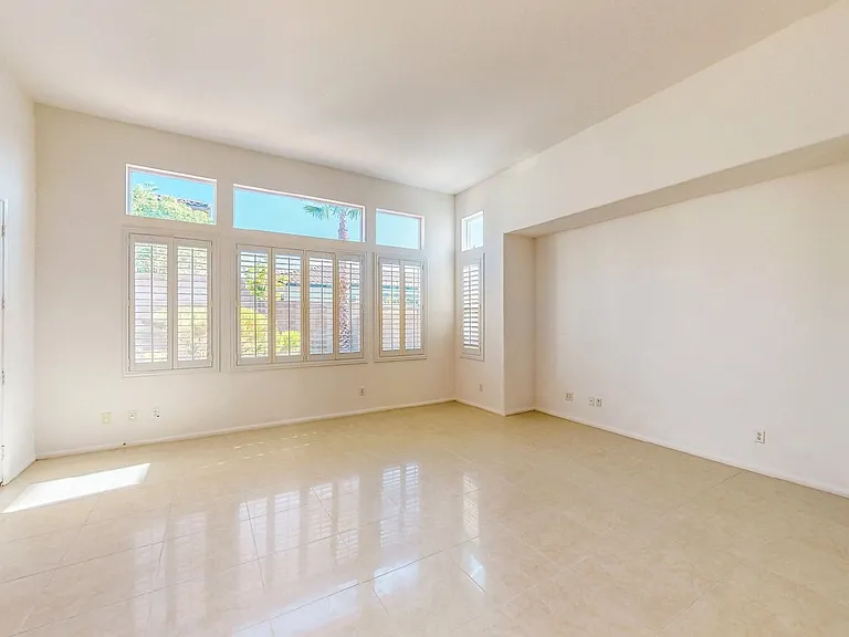 9412 Forest Edge Ave — Photo 3