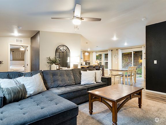 5th image of 8101 174th Street NW