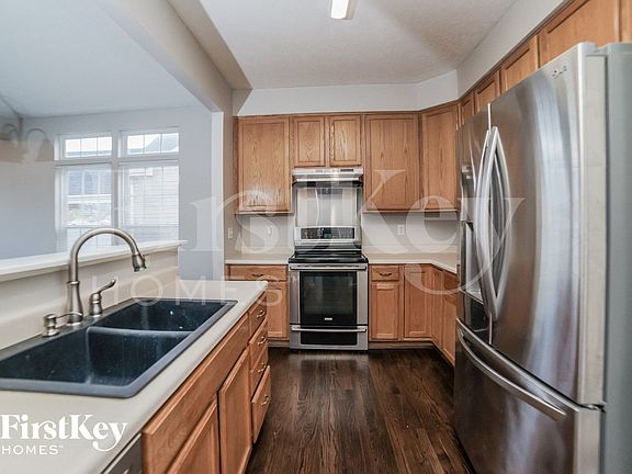 5th image of 604 Indian Lake Dr