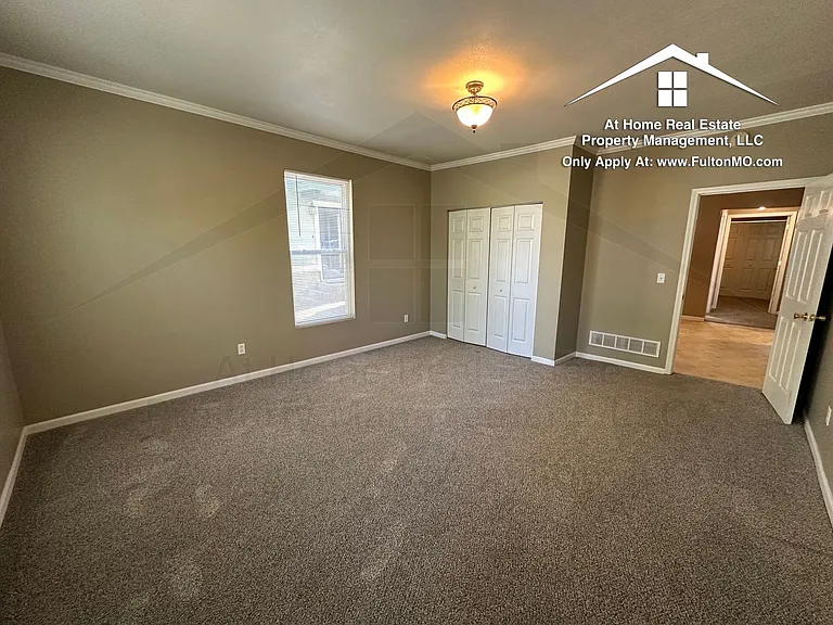 821 Court St #B — Photo 12