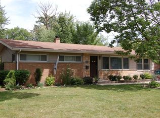 1009 Dell Rd, Northbrook, IL 60062