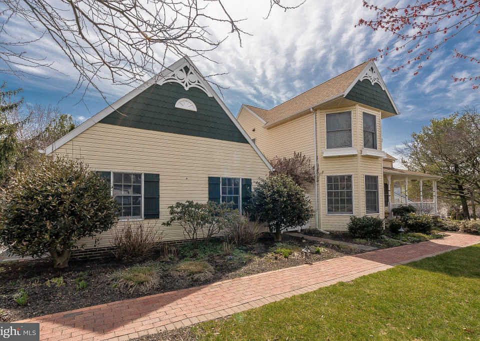 8 Canterbury Ct, Lititz, PA 17543 | Zillow