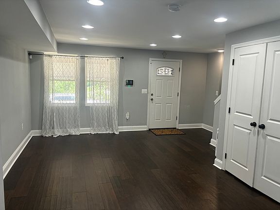2nd image of 3573 Shannon Dr #1
