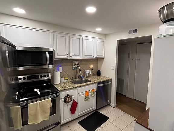 5th image of 807 N Howard St