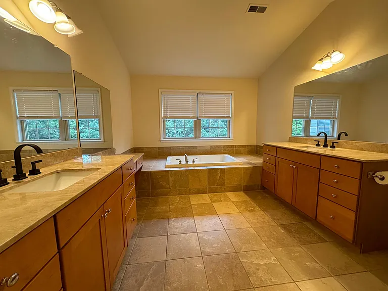 400 Barefield Ln — Photo 12