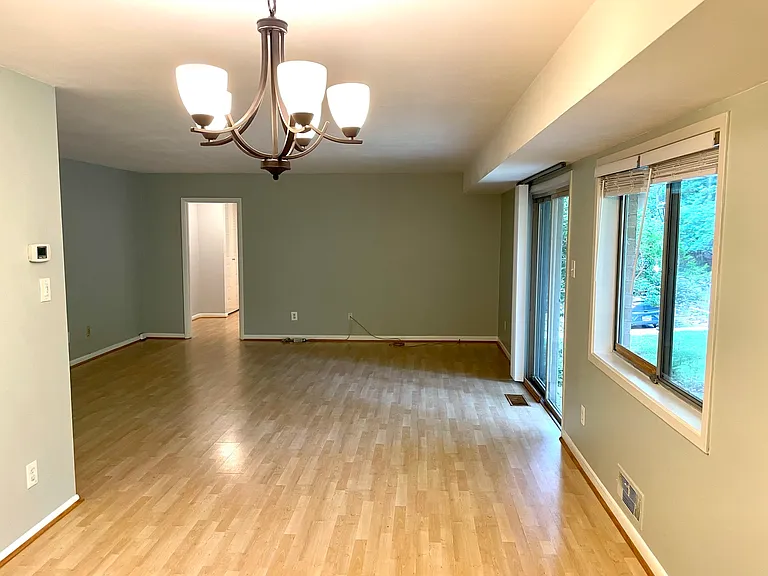 10600 Montrose Ave #102 — Photo 7