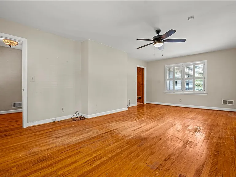 726 Wisteria Dr — Photo 9