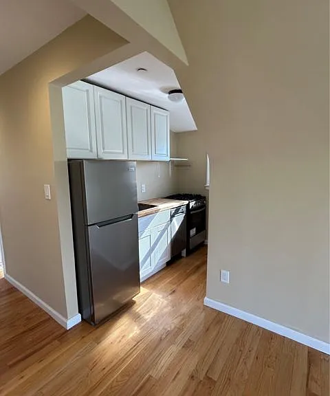 631 W Market St #2 — Photo 3