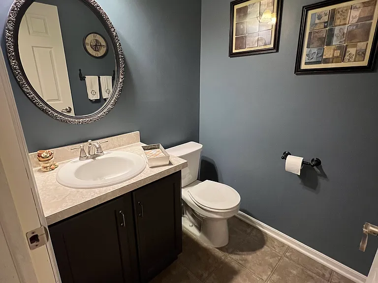 Saxon Cir — Photo 20