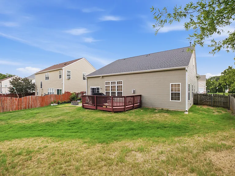 406 Treybrooke Dr — Photo 8