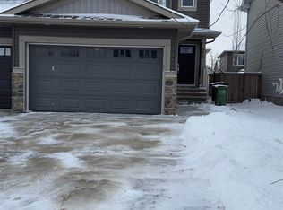 616 175a St SW, Edmonton, AB T6W2G5