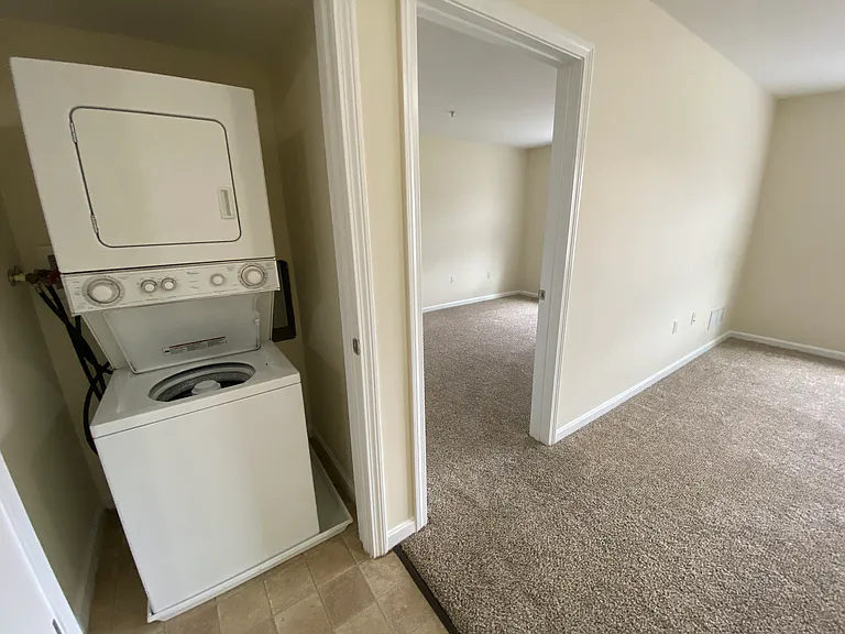 Redstone Apartments — Photo 49