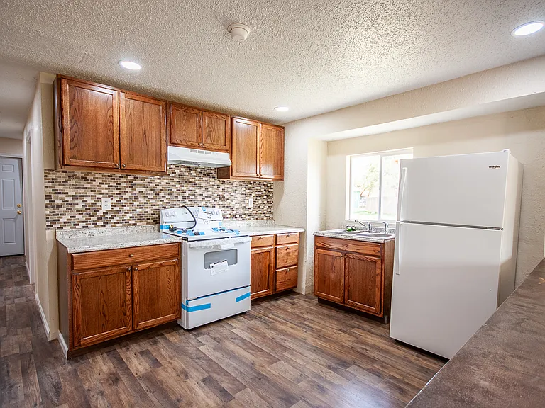 1020 N Connelly St — Photo 5