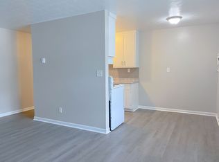 2-1 bathroom, Crawfordsville, IN 47933