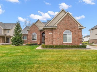 776 Pine Ridge Ave, Oxford, MI, 48371