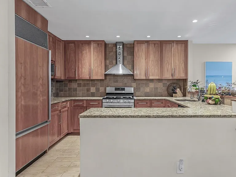 107 W 89th St #GB — Photo 12