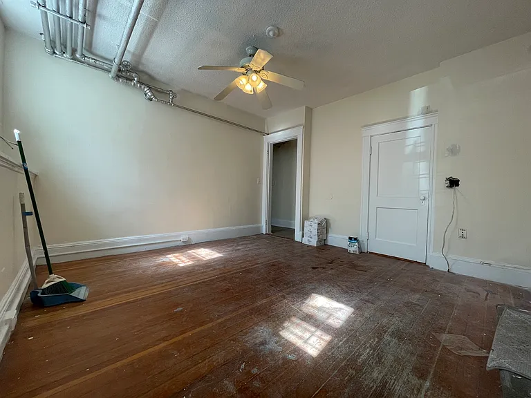 17 Barrows St #B — Photo 1
