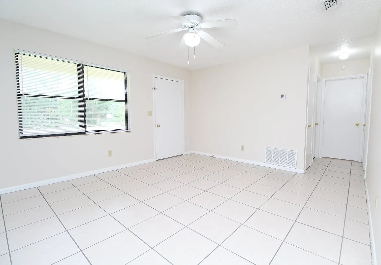 2 bed, 1.0 bath, 748 sqft, $1,025 — Photo 4