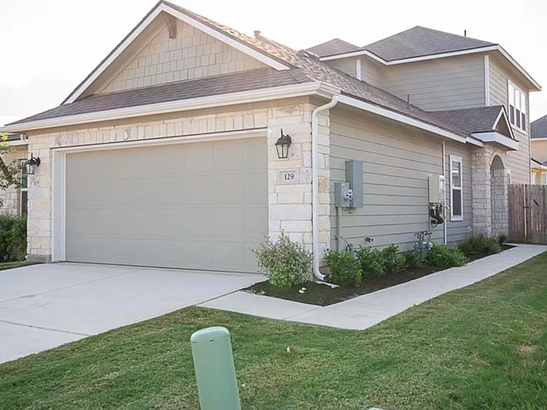 129 Winding Hollow Ln — Photo 1