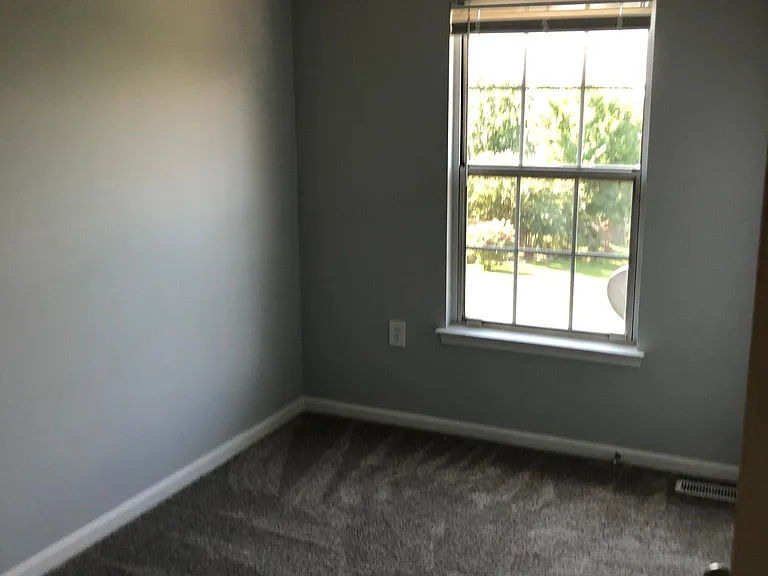 253 Waterford Ln — Photo 17