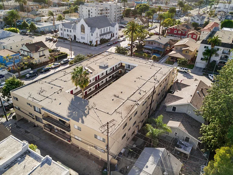 800 Linden Ave in Long Beach — Photo 2