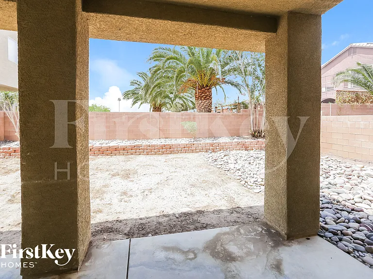 6425 Casamar St — Photo 15