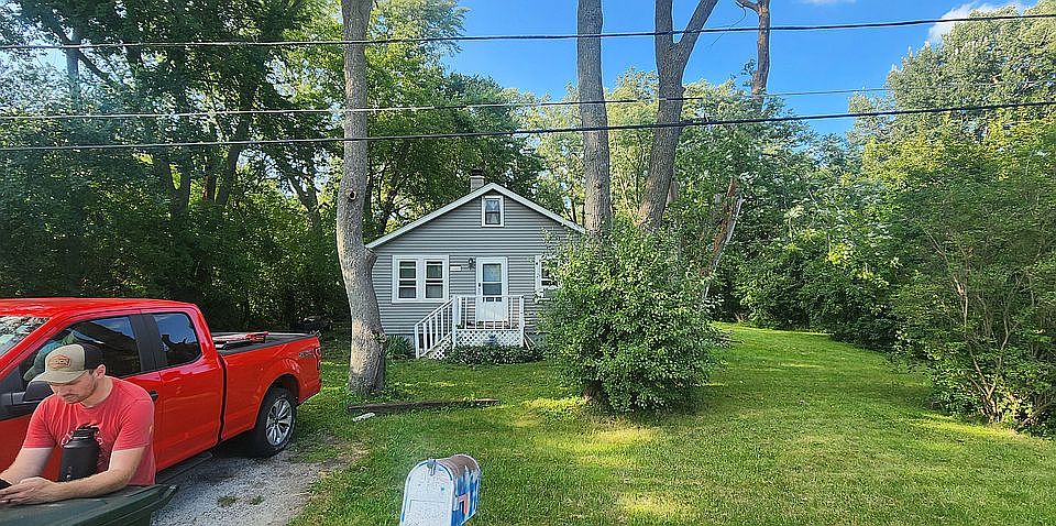 2nd image of 11440 W Leland Ave