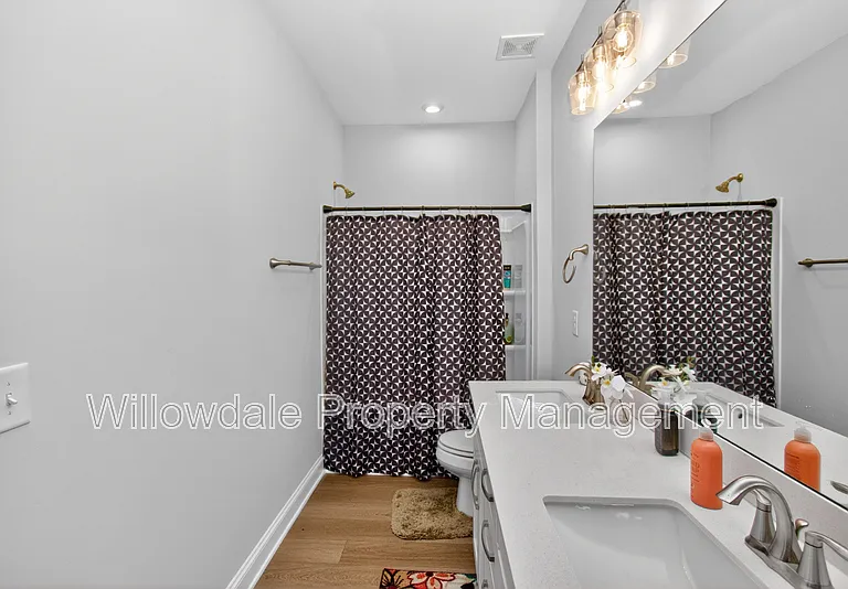 111 N Parkside Dr — Photo 45