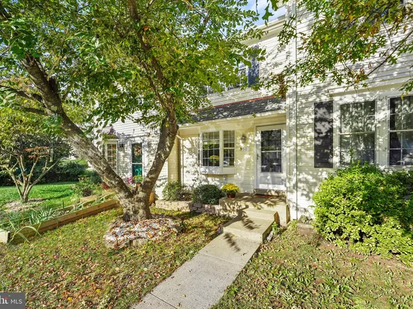 50 Bickel Ct, Sterling, VA 20165