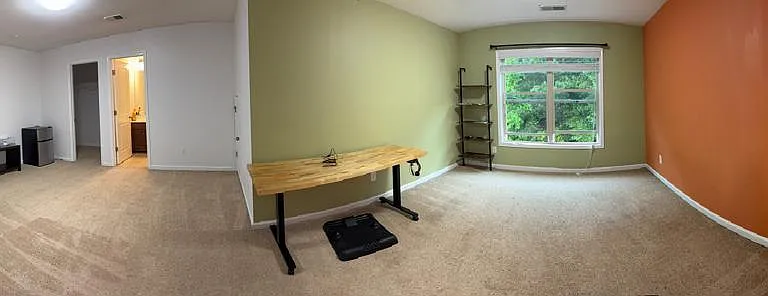 2124 Greencrest Cir — Photo 2