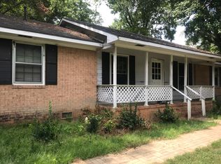 505 Foxcroft Dr, Winston Salem, NC 27103