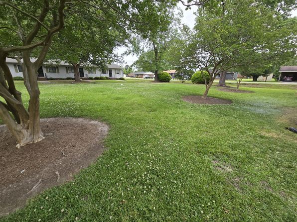 404 Powell St #B, Smithfield, NC 27577