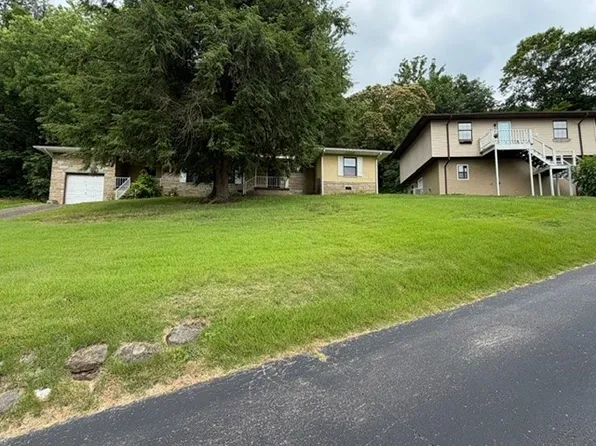 4790 Charleston Rd, Poca, WV 25159