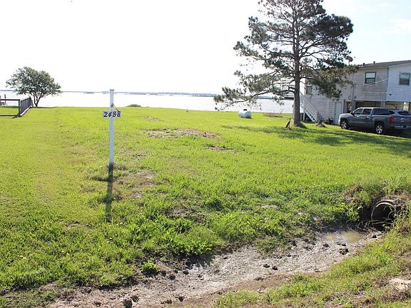 4th image of 2488 W Bayshore Dr