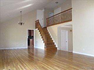 4th image of 996 Peninsula Blvd
