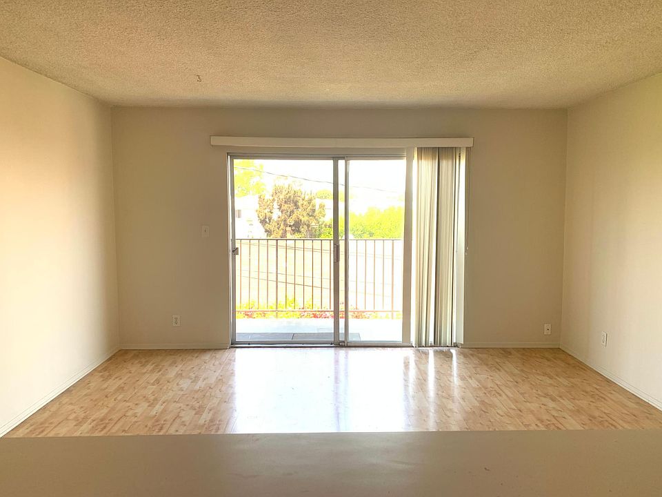 1st image of 1211 Pico Blvd #15