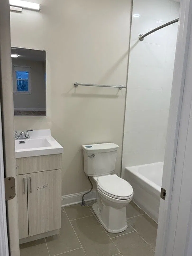 622 West Charles Street — Photo 3